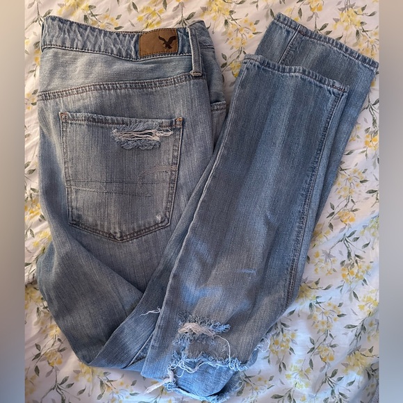 American Eagle Straight Leg Mom Jeans - Picture 2 of 3